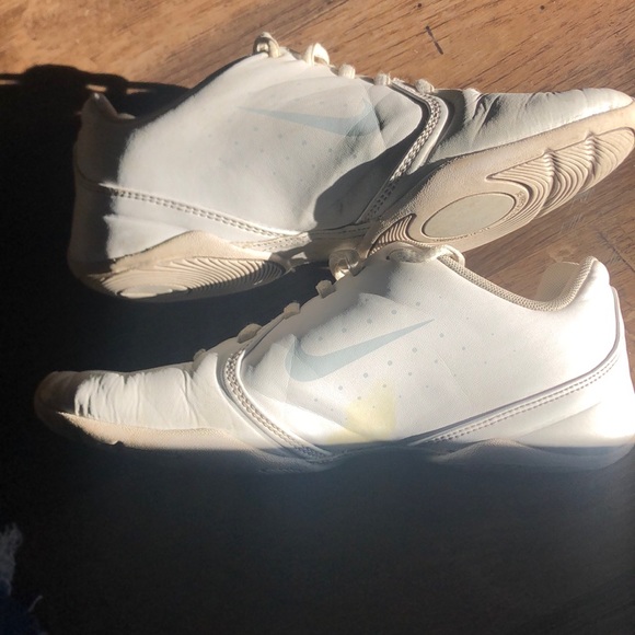 Nike Sideline Cheer Shoes - Picture 6 of 6